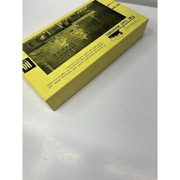 Fine Scale Miniatures HO Scale Freight House Building Kit No. 45 - Picture 5 of 11